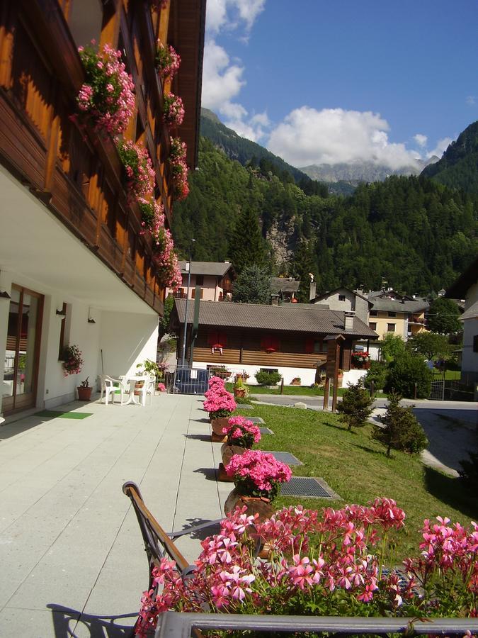 Baita Dei Pini Campodolcino Exterior foto